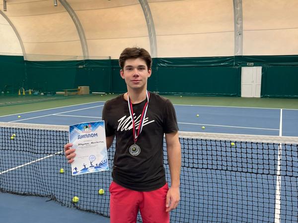 Шауракс Константин стал серебрянным призером УрФО по теннису в Когалыме (ХМАО)