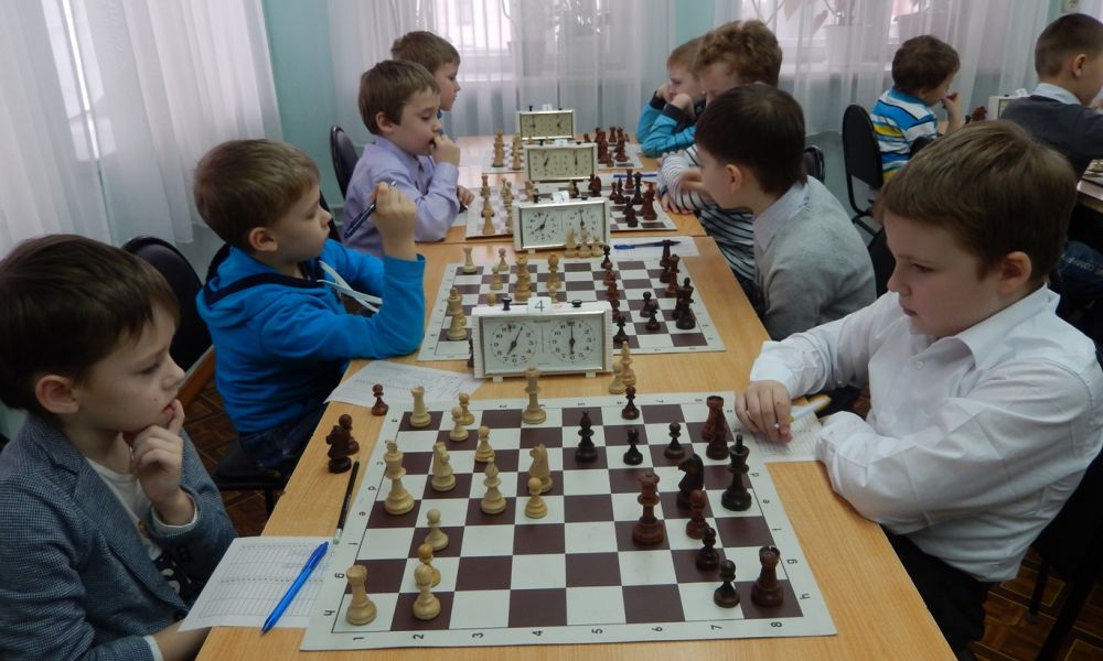 Школьники Каменска любят шахматы