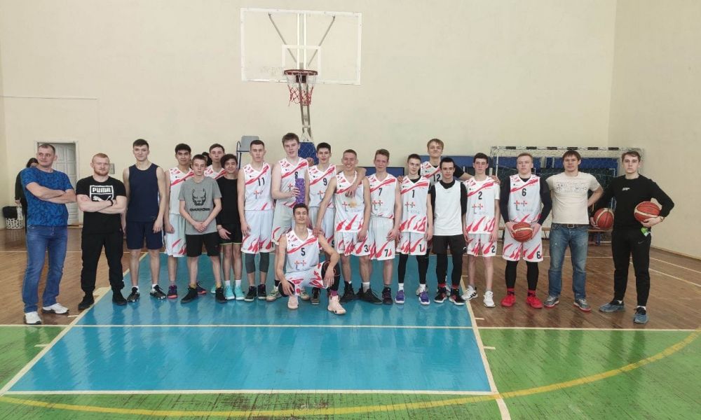Сборная Каменска в финале