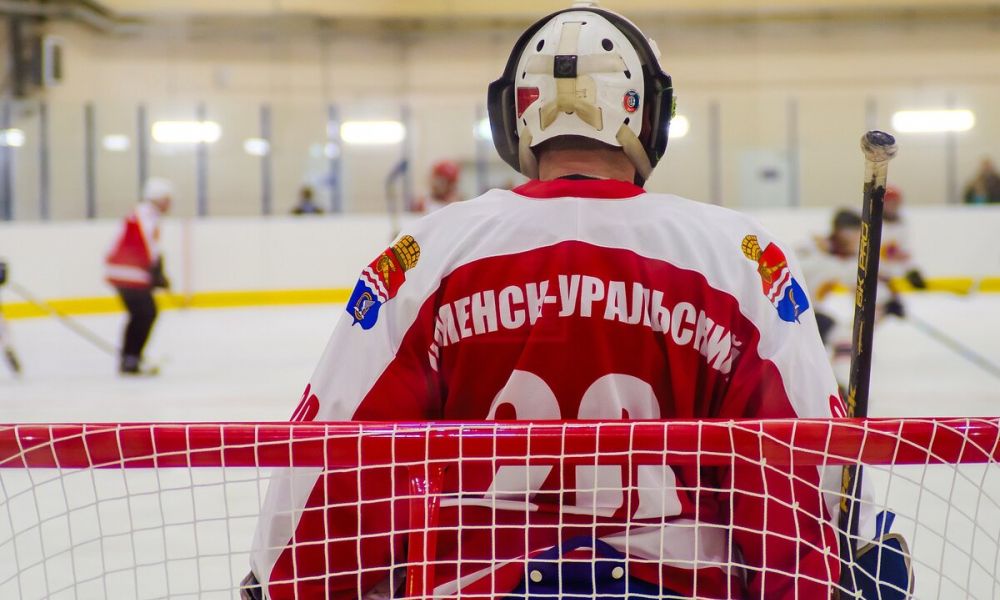 Завершен первый круг первенства Каменска-Уральского по хоккею