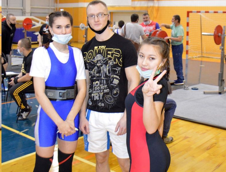 Каменцы могут гордиться своими мастерами пауэрлифтинга.