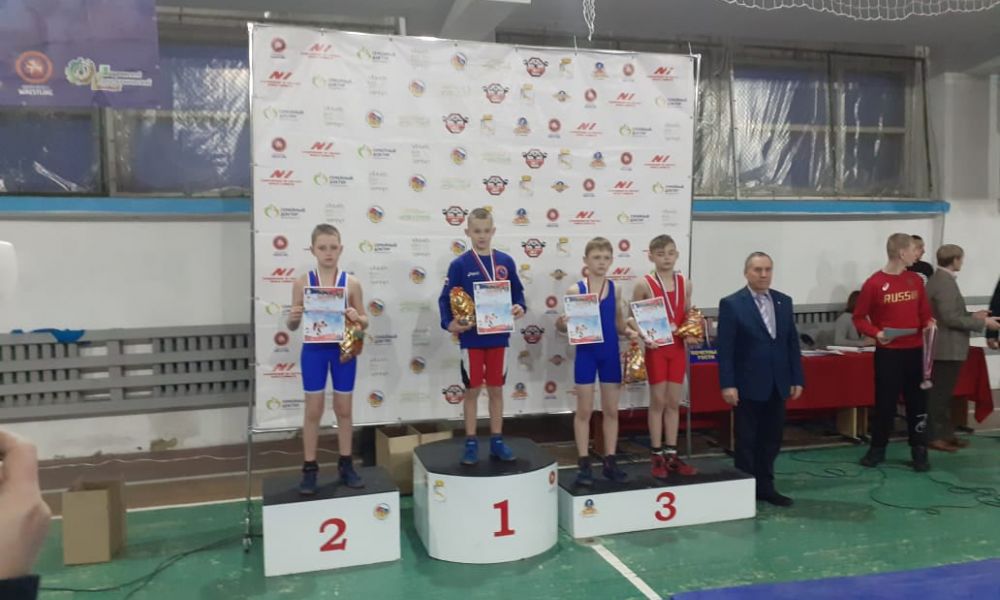 Артемий Колесников на высшей ступени пьедестала почета.