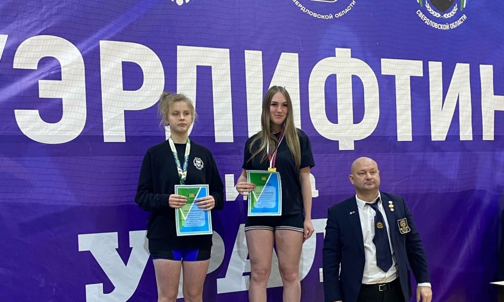 Ксения Томилина на высшей ступени пьедестала почета