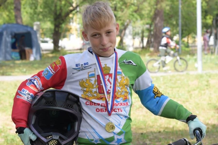 Кирилл с очередной медалью.