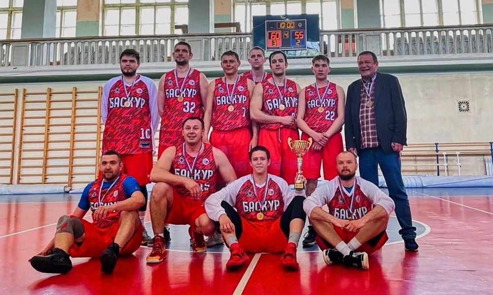 "Баскур" - обладатель бронзы первенства.