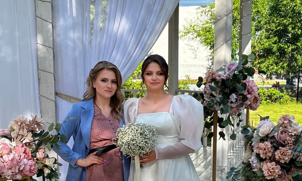 Пока на свадьбе сестры. Но будет и своя.