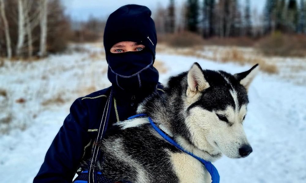 Алена умеет находить общий язык с четвероногими питомцами.