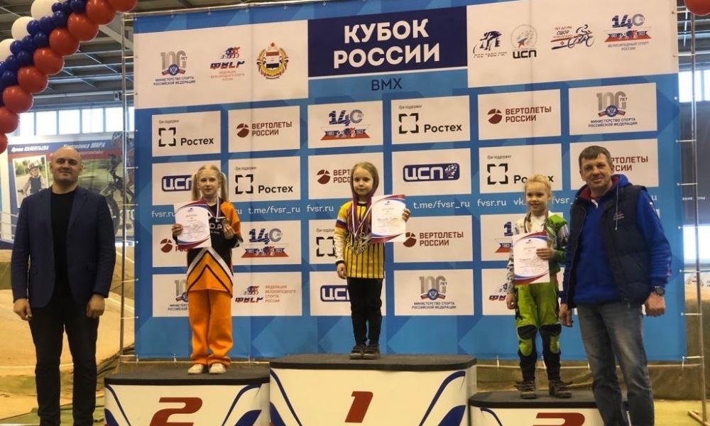Полина Дюрягина на третьей ступени пьедестала почета.
