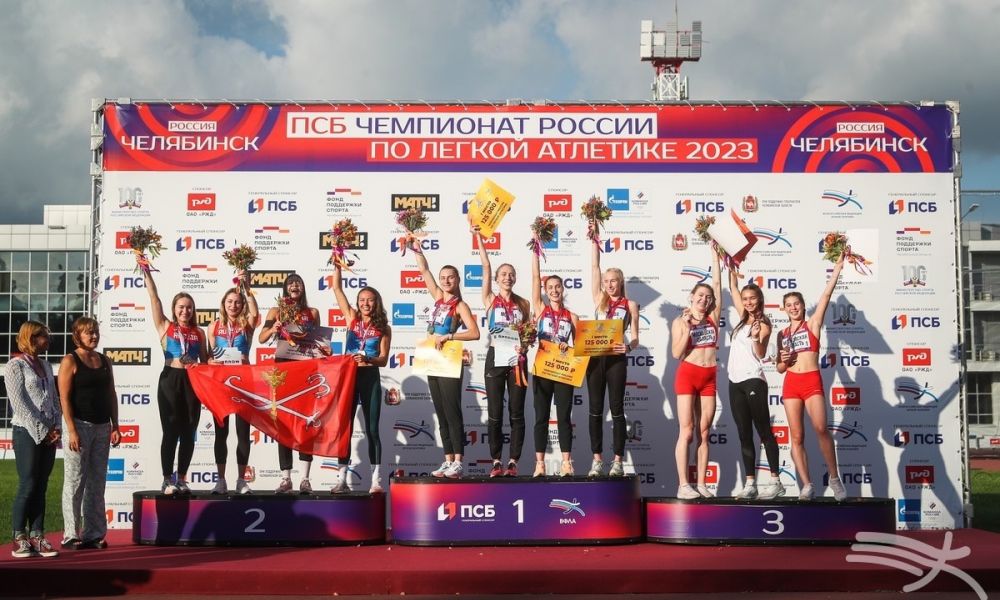 На высшей ступени пьедестала почета