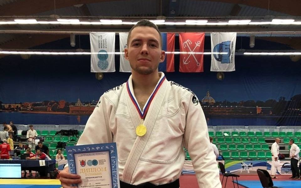 Александр Силкин с заслуженной наградой.