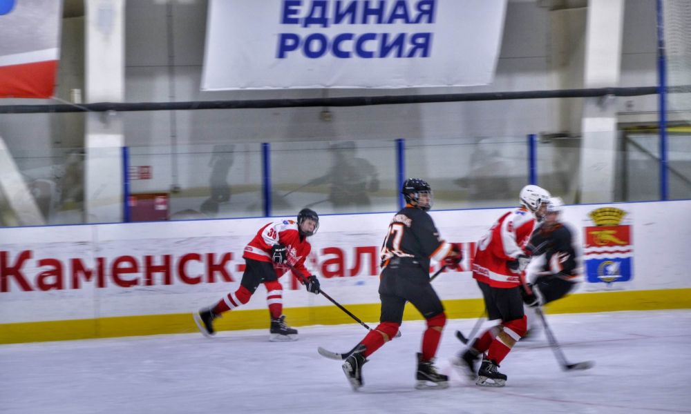 Борьба в первенстве города продолжается.