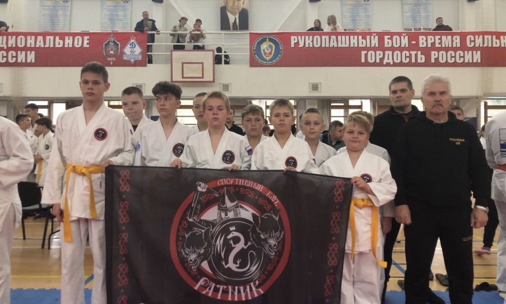 Звездная каменская команда