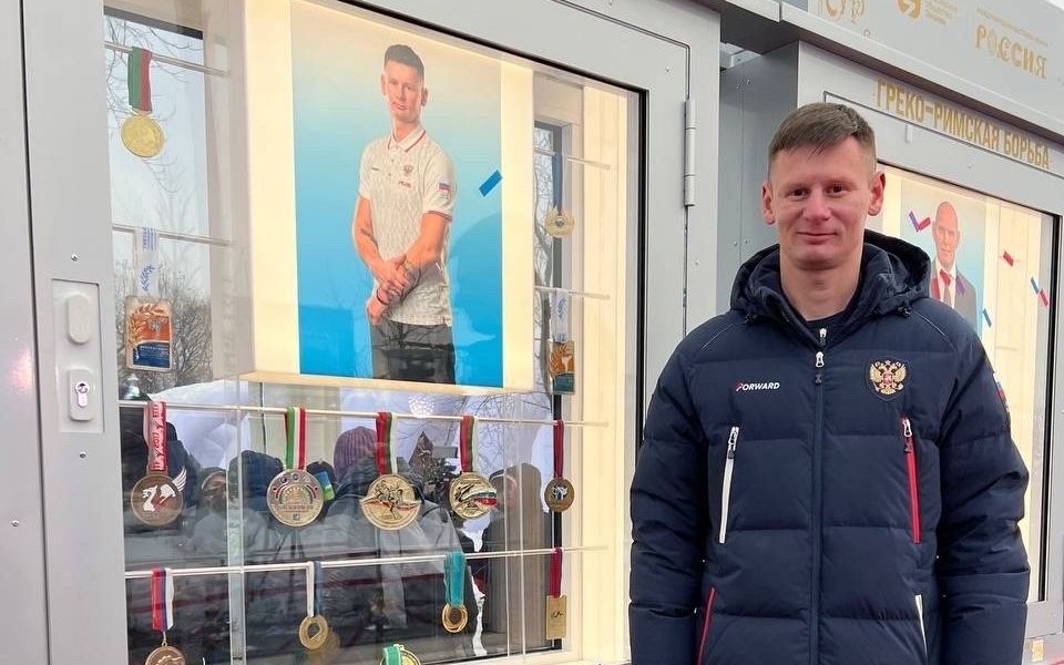 Андрей Кресс на открытии Аллеи славы