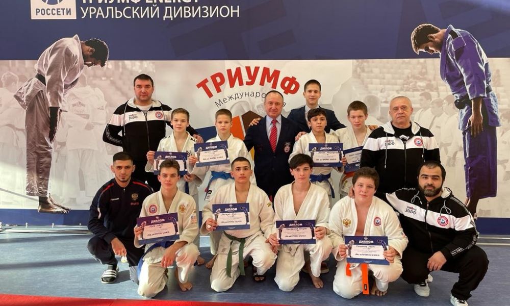 Команда "Урал-Западня Сибирь" борется за награды Лиги Дзюдо.