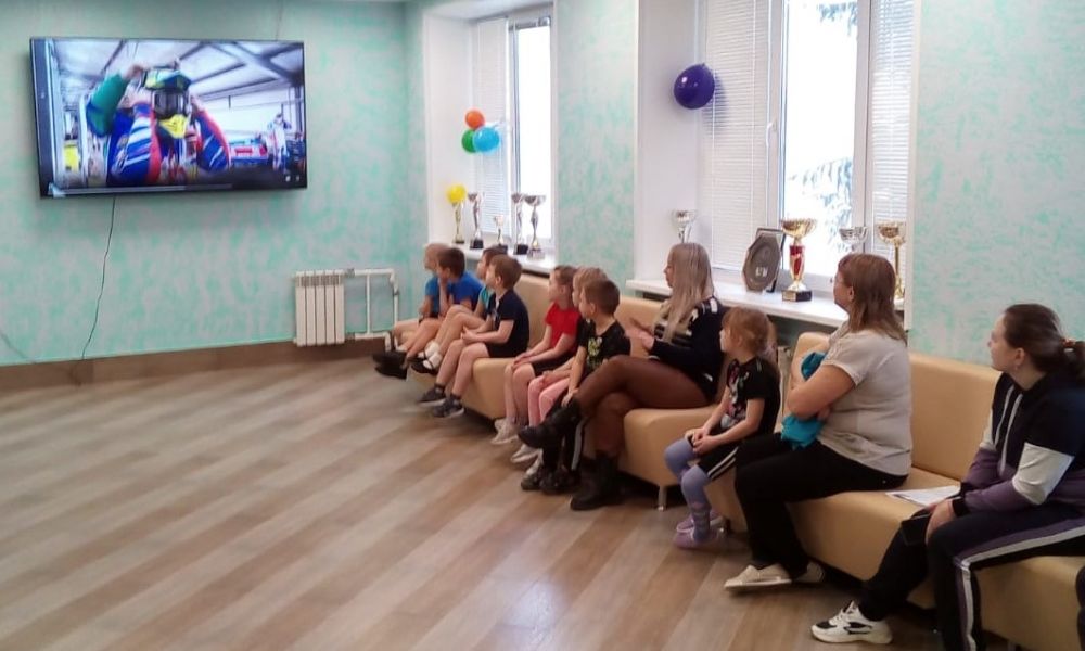И в конце экскурсии захватывающий сюжет о ледовом спидвее от "Рим-ТВ"