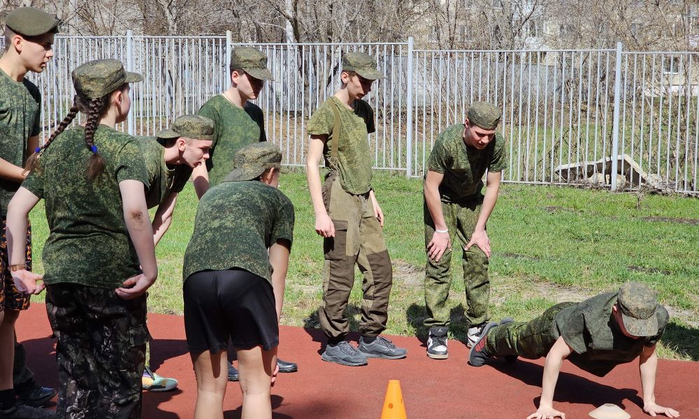 Военно-спортивная игра «Зарница 2.0» прошла в Каменске-Уральском