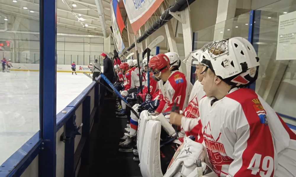 Хоккей ушел на новогодний перерыв