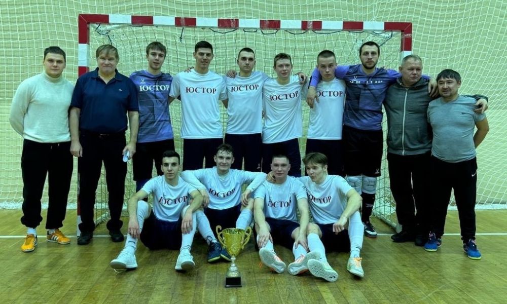 "Юстор" - победитель чемпионата города по мини-футболу в первой группе
