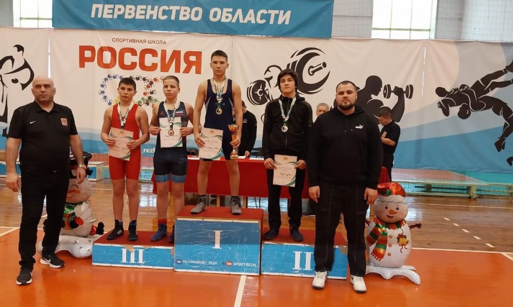 Роман Замалутдинов на высшей ступени пьедестала почета