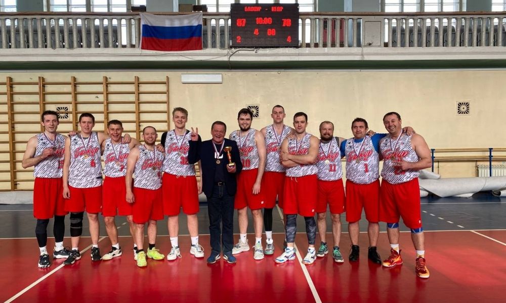 Победа сборной команды по баскетболу "БАСКУР"