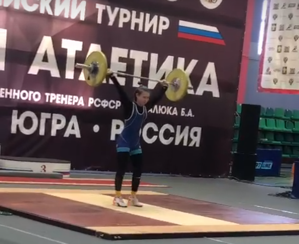 Анна Северухина берет очередной вес