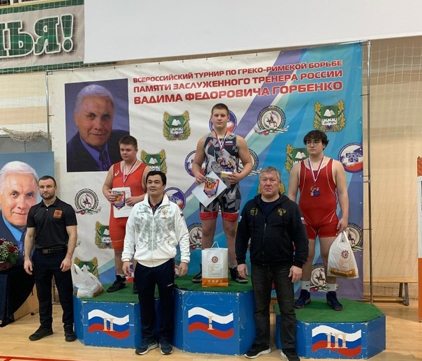 Дмитрий Шевяков на высшей ступени пьедестала почета.