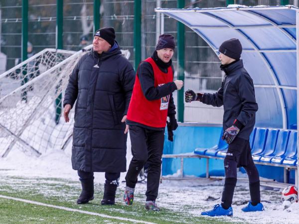 Футбольная «Синара» продолжает играть