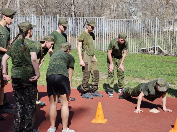 Военно-спортивная игра «Зарница 2.0» прошла в Каменске-Уральском
