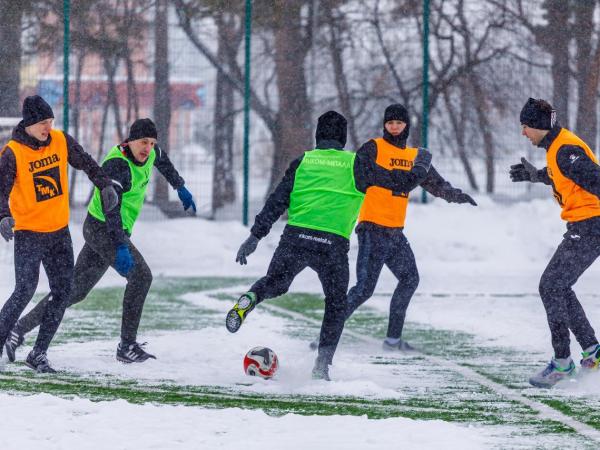 Поражение под аккомпанемент снега